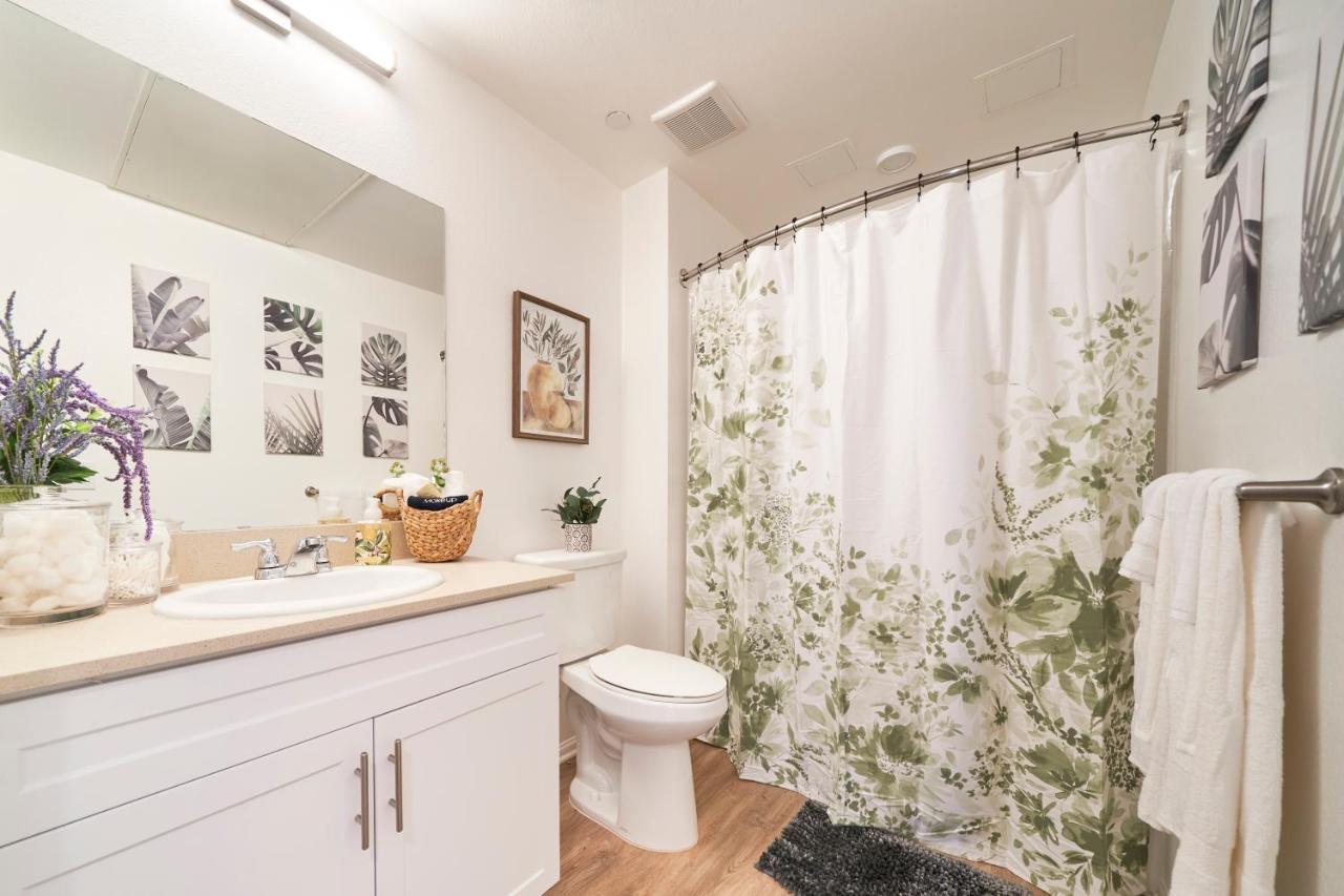 Luxury 2bd 2ba, Brand New/pets/close To Everything/boho+cozy Vibes *