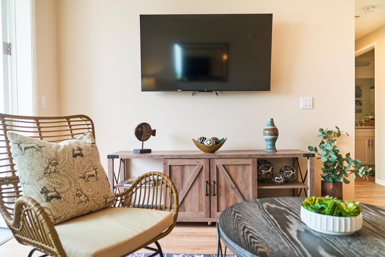 Luxury 2bd 2ba, Brand New/pets/close To Everything/boho+cozy Vibes